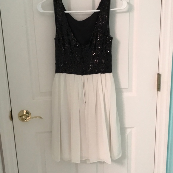 Party Dress Black/White Final Sale - Picture 4 of 5